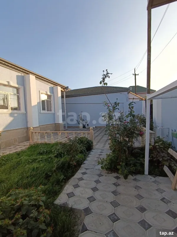 Satılır 4 otaqlı həyət evi 100 m²