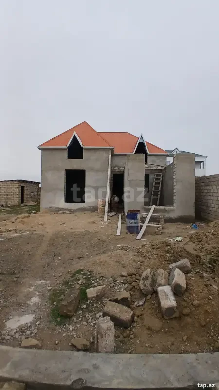 Satılır 4 otaqlı həyət evi 100 m²