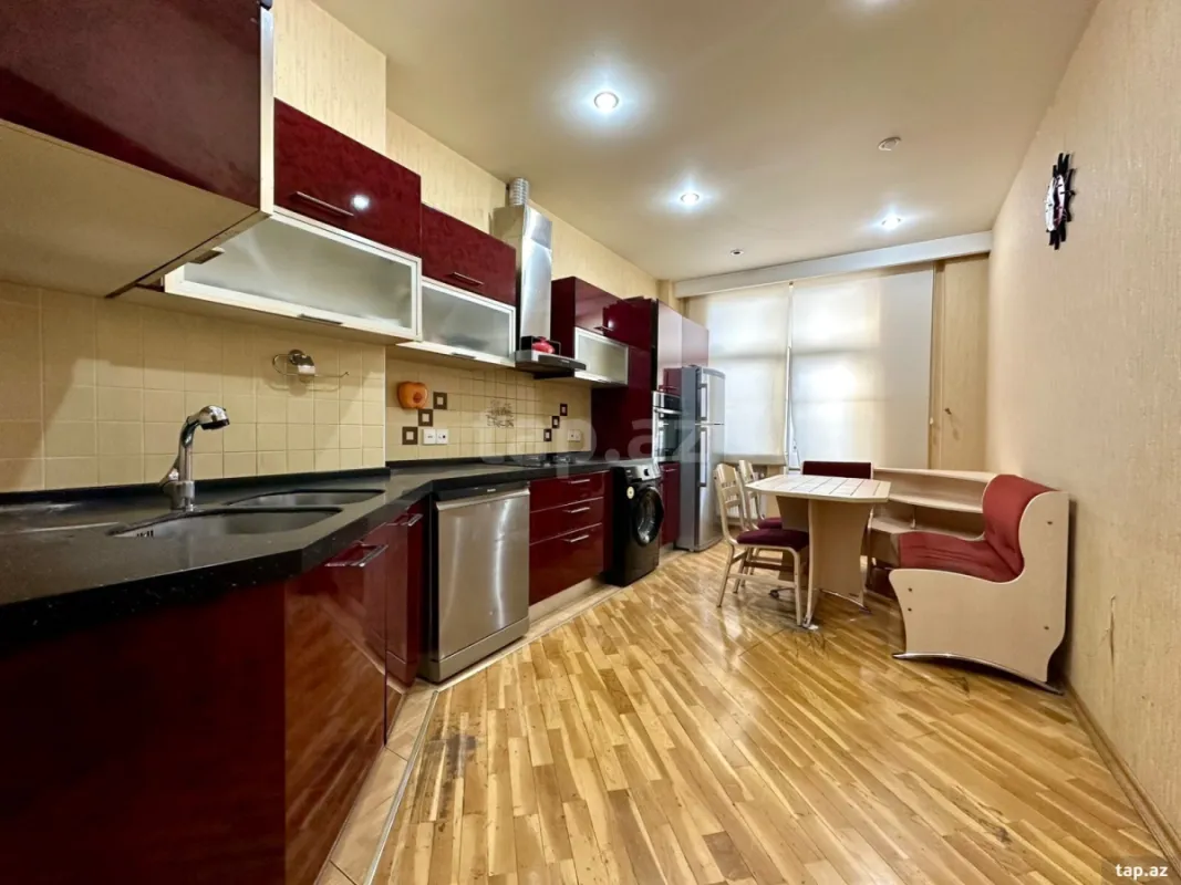 Kirayə verilir 2 otaqlı yeni tikili 95 m²