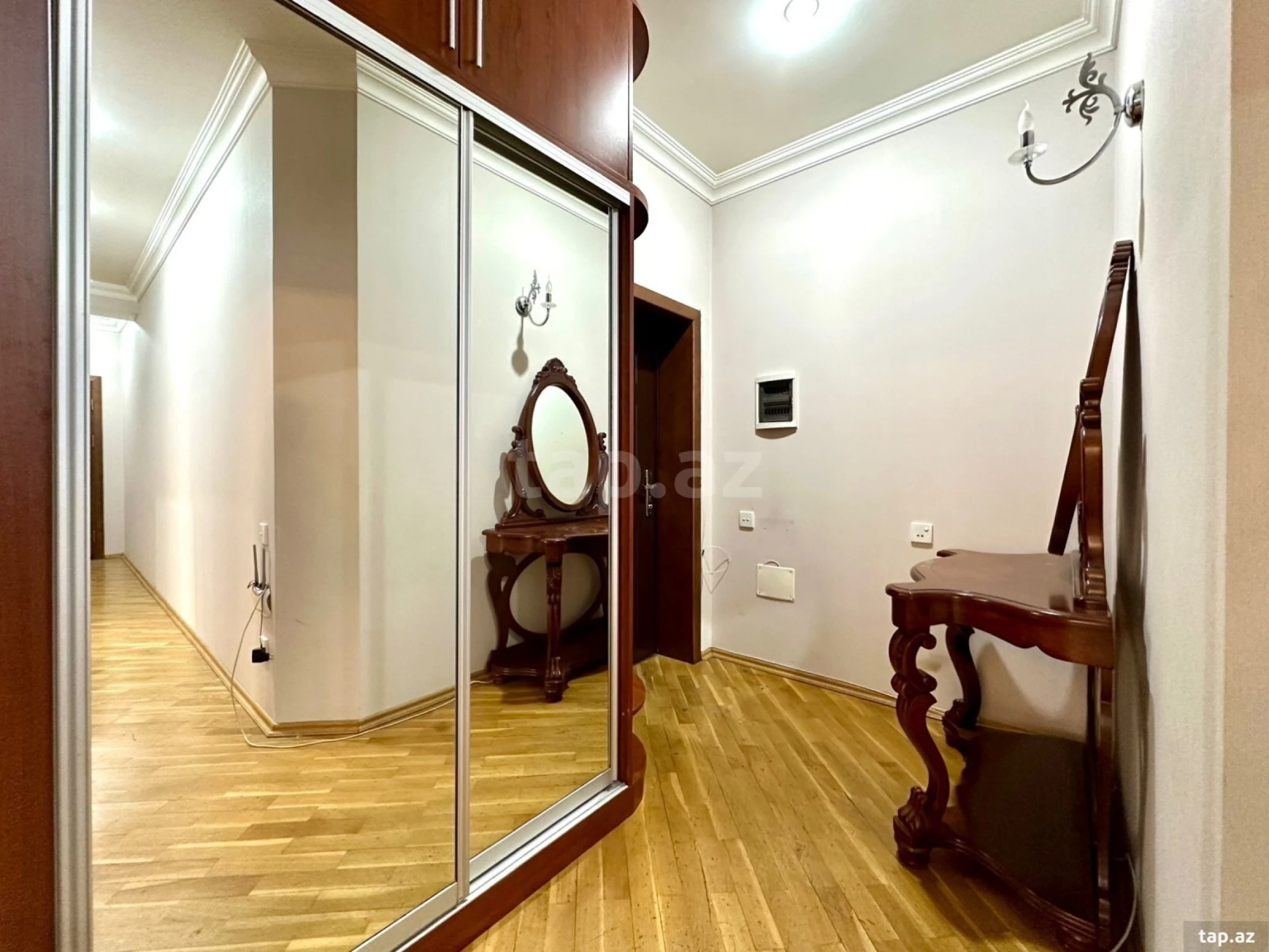 Kirayə verilir 2 otaqlı yeni tikili 95 m²