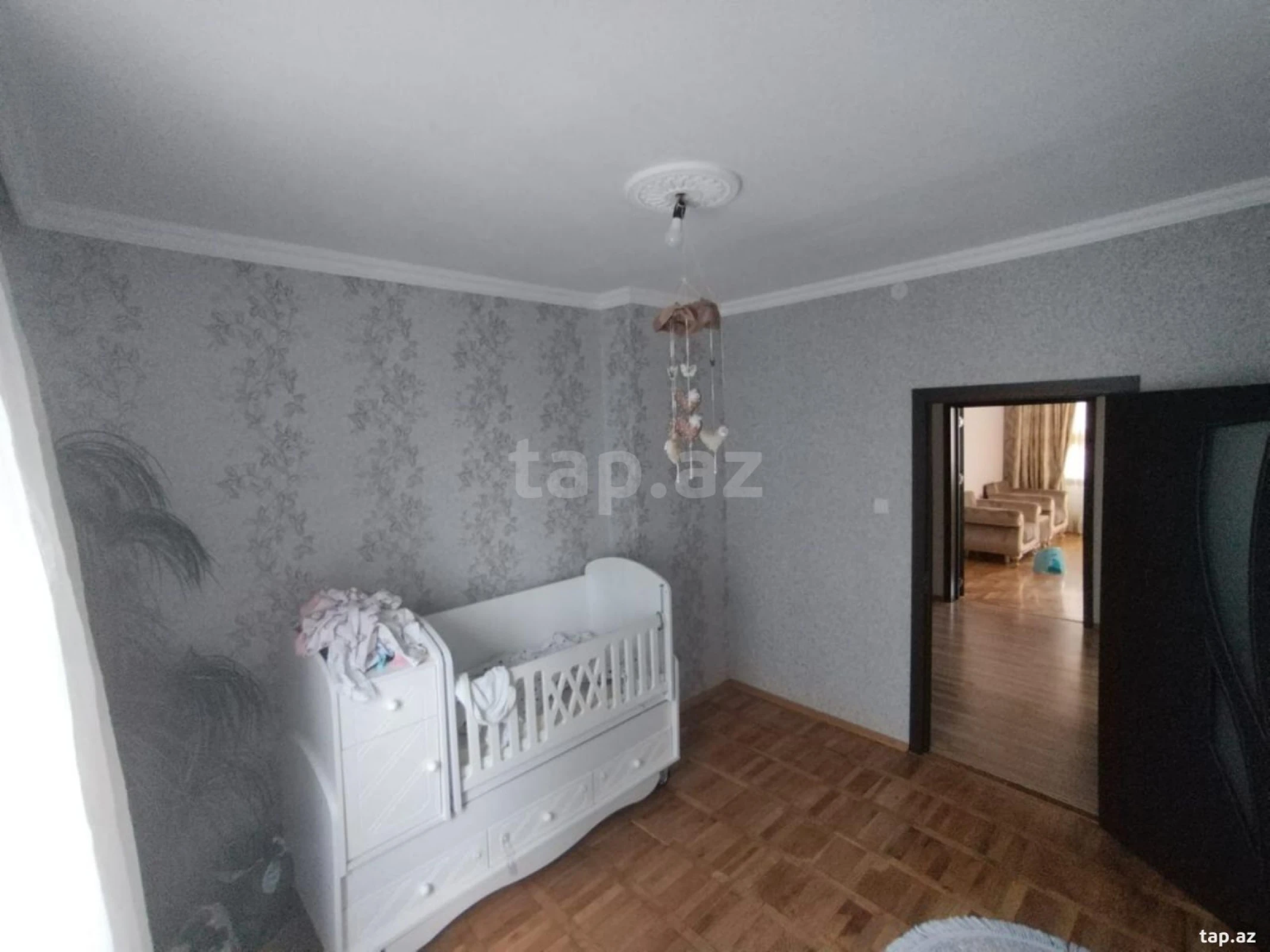 Satılır 5 otaqlı mənzil 170 m²