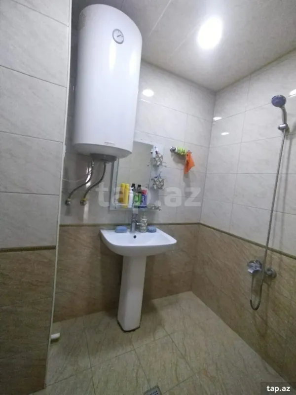 Satılır 5 otaqlı mənzil 170 m²