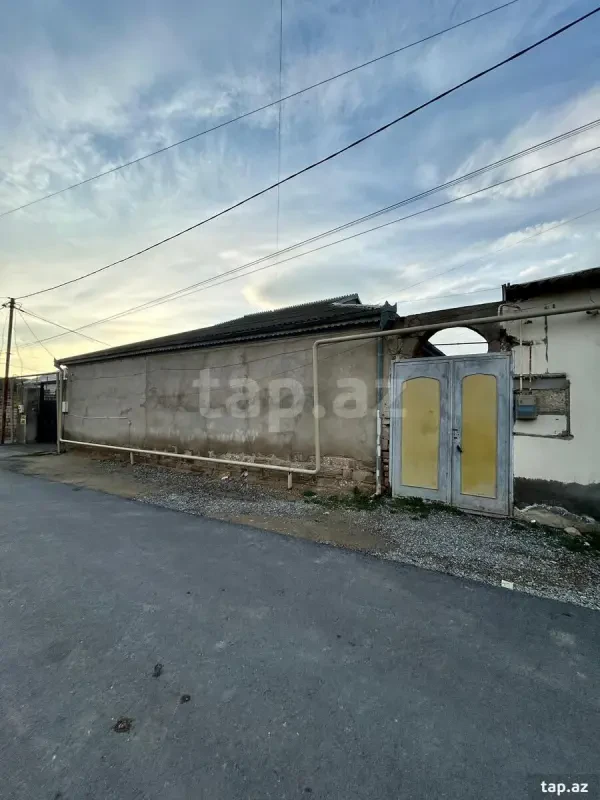 Satılır 4 otaqlı həyət evi 145 m²