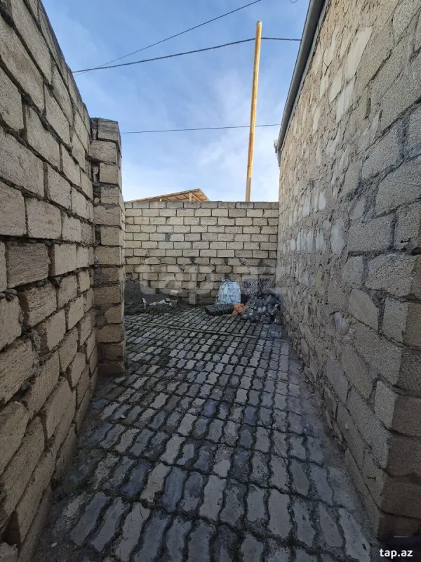 Satılır 4 otaqlı həyət evi 200 m²