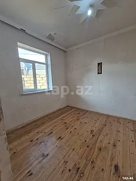 Satılır 4 otaqlı həyət evi 200 m²