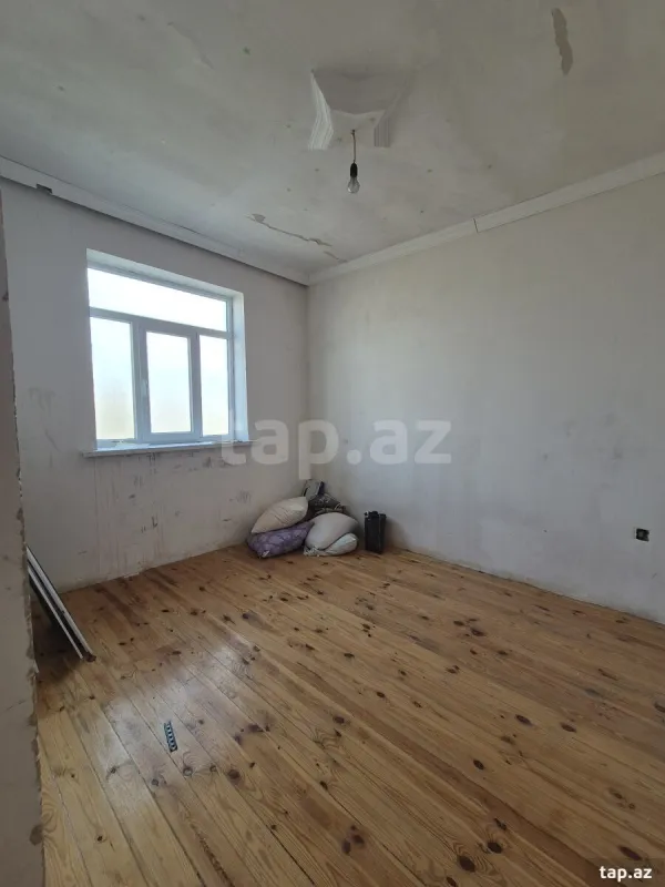 Satılır 4 otaqlı həyət evi 200 m²