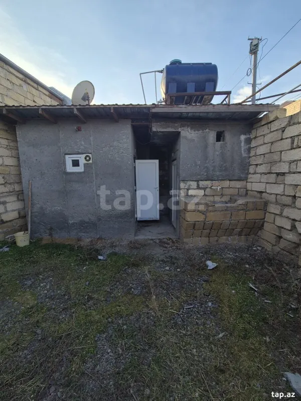 Satılır 4 otaqlı həyət evi 200 m²