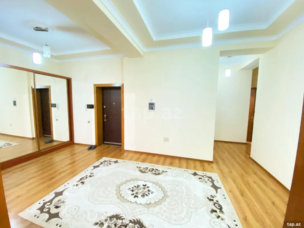 Kirayə verilir 4 otaqlı yeni tikili 198 m²