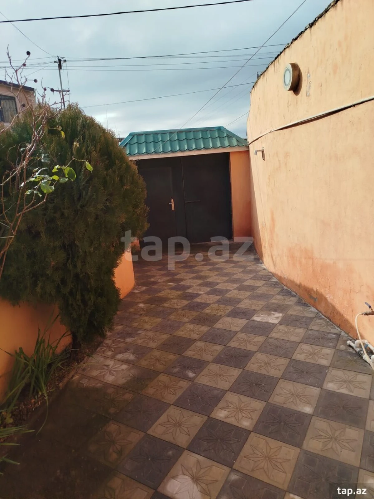 Satılır 3 otaqlı həyət evi