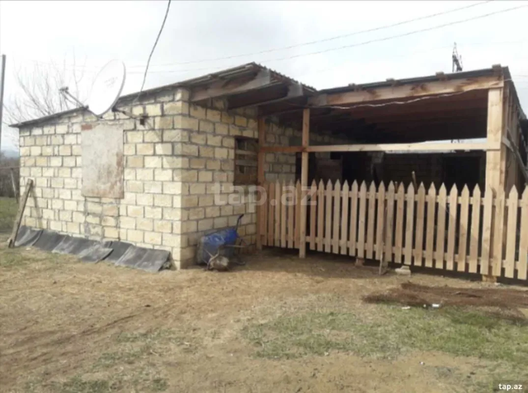 Kirayə verilir 4 otaqlı həyət evi