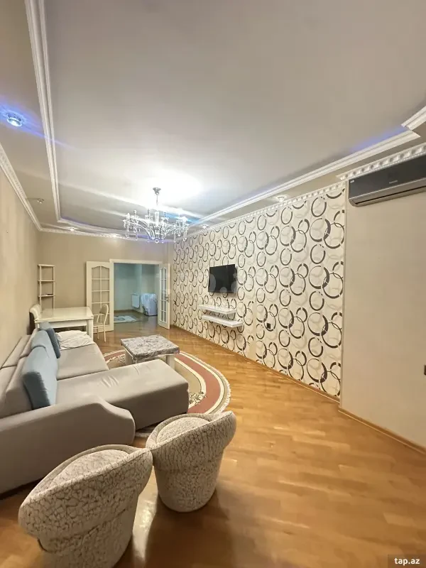 Kirayə verilir 3 otaqlı yeni tikili 105 m²
