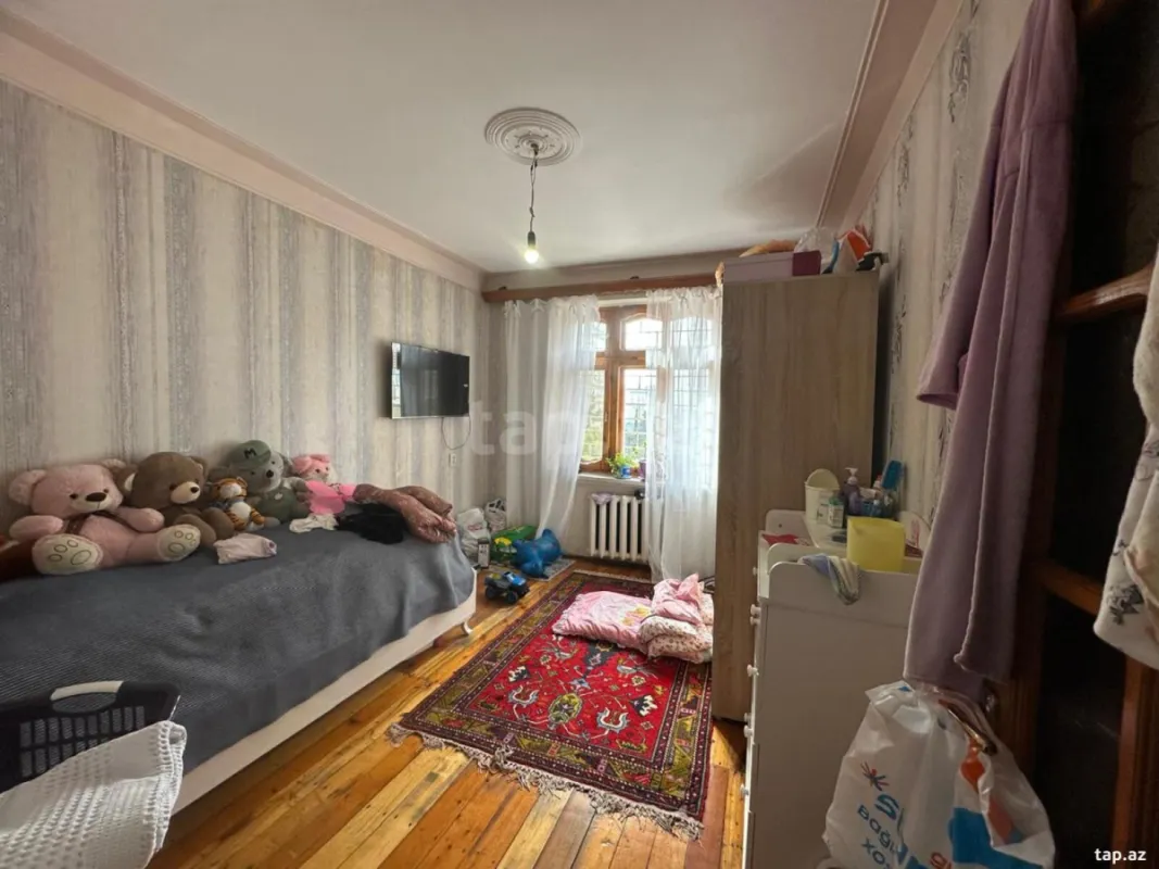 Satılır 5 otaqlı mənzil 120 m²