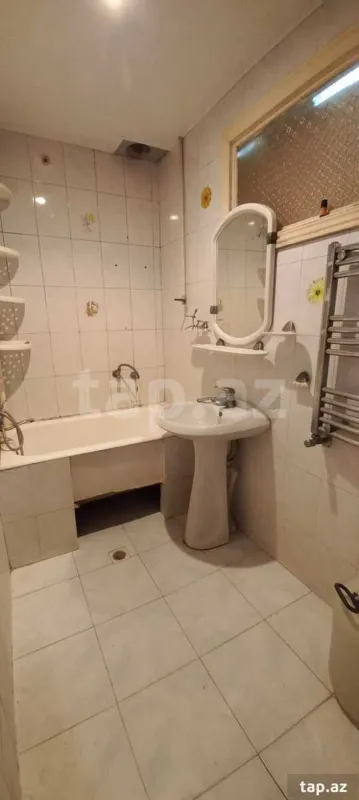 Kirayə verilir 5 otaqlı mənzil 120 m²