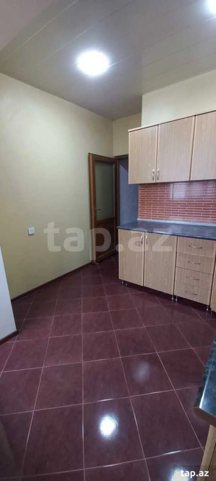 Kirayə verilir 5 otaqlı mənzil 120 m²
