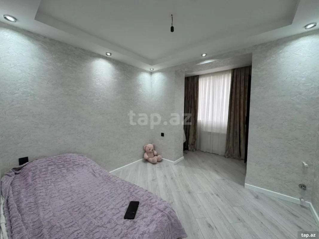 Satılır 5 otaqlı mənzil 120 m²