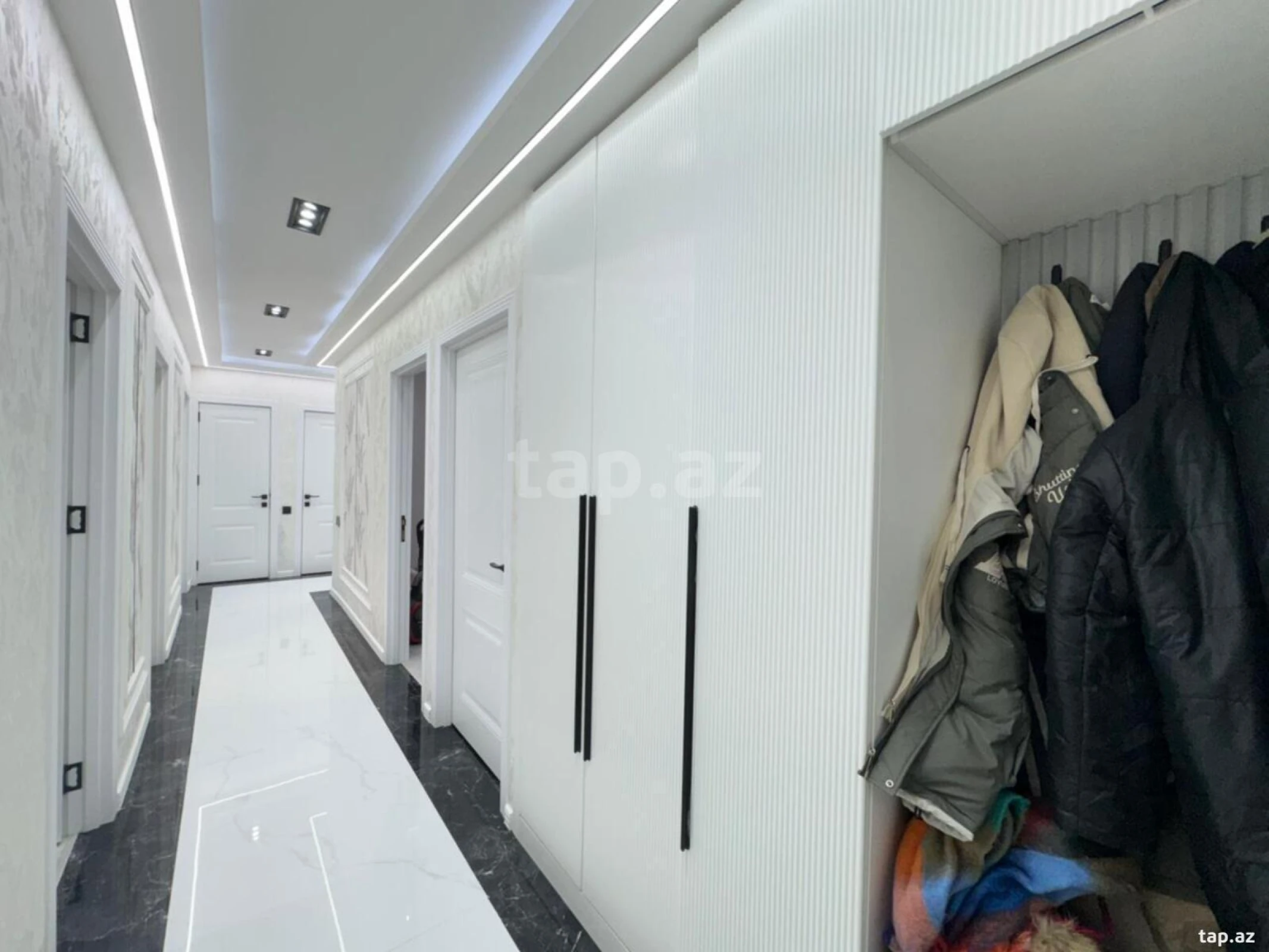 Satılır 5 otaqlı mənzil 120 m²