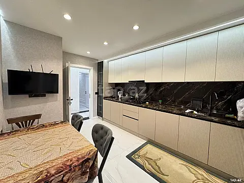 Satılır 5 otaqlı mənzil 120 m²