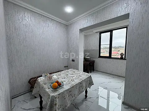 Satılır 5 otaqlı mənzil 130 m²