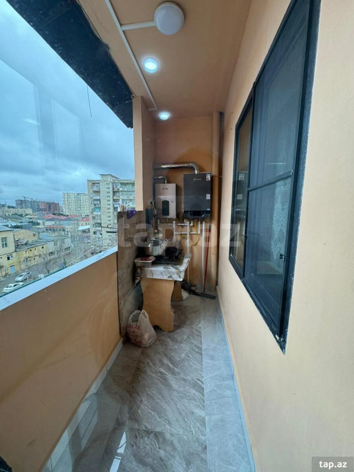 Satılır 5 otaqlı mənzil 130 m²