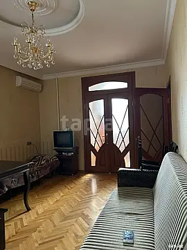 Kirayə verilir 2 otaqlı mənzil 80 m²