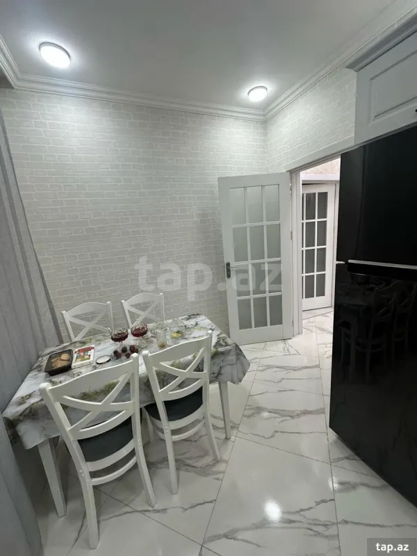 Satılır 5 otaqlı həyət evi