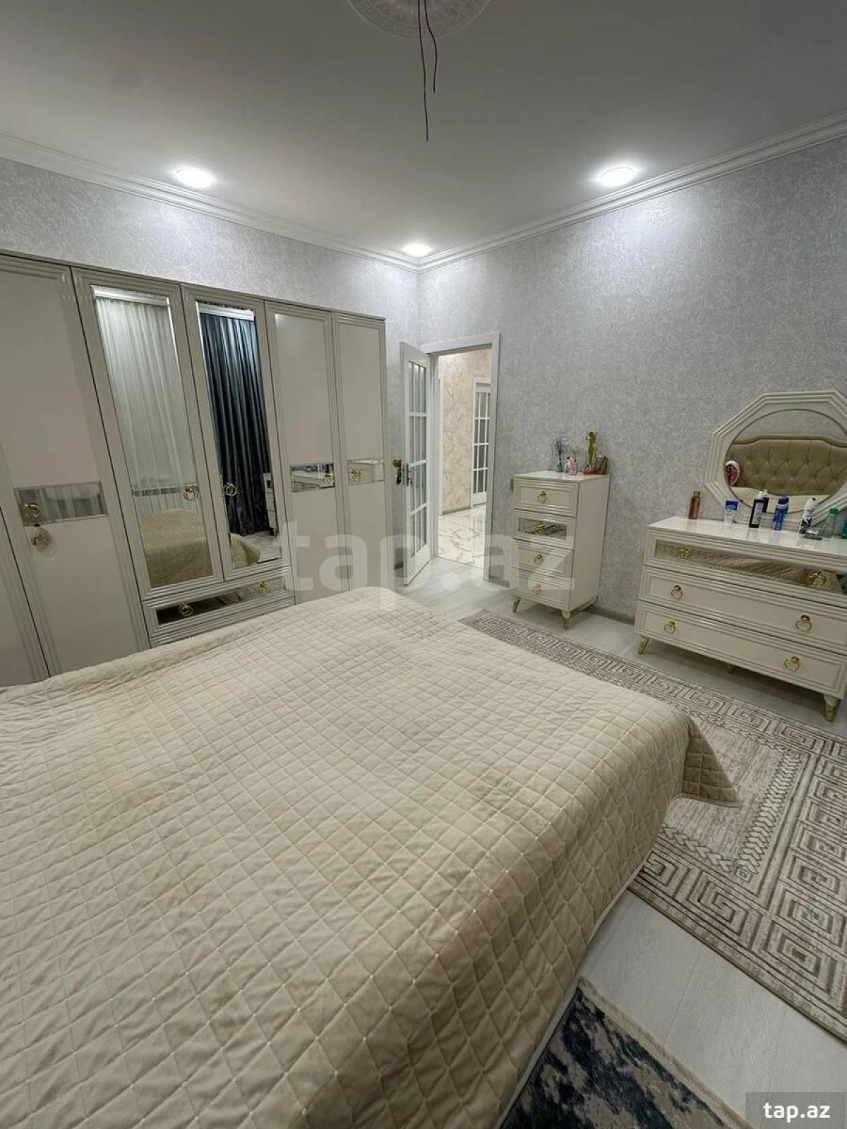 Satılır 5 otaqlı həyət evi