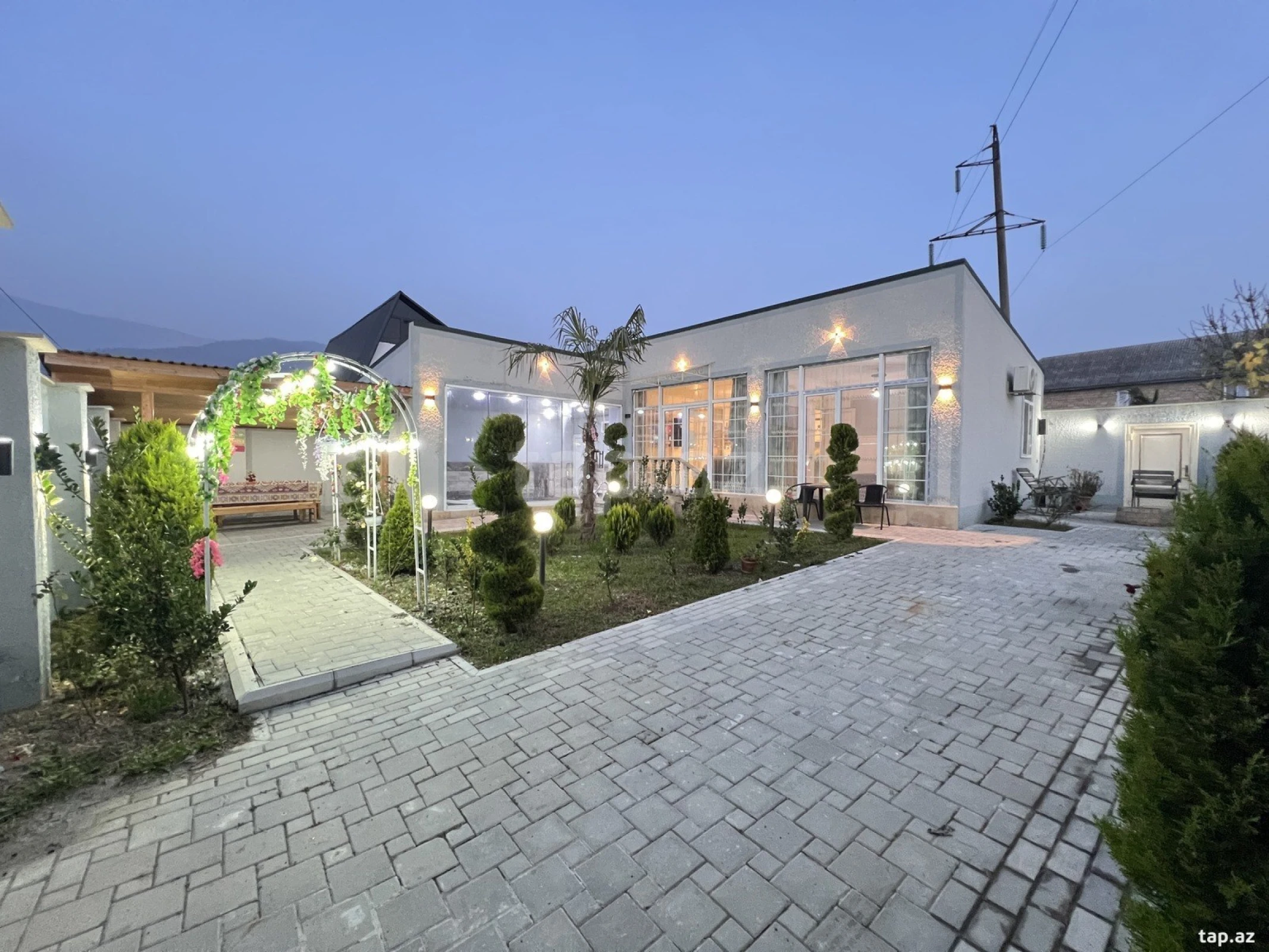 Kirayə verilir 3 otaqlı həyət evi