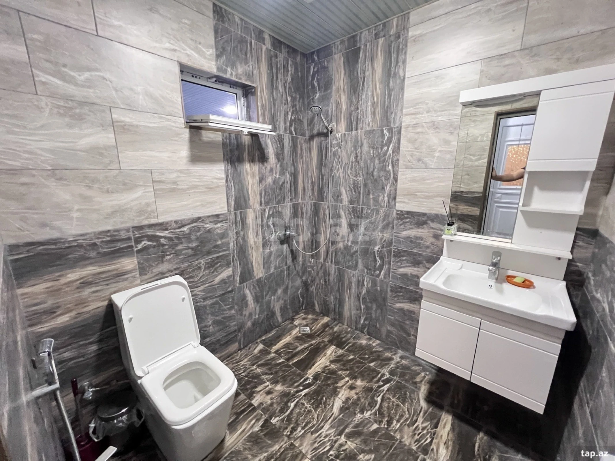 Kirayə verilir 3 otaqlı həyət evi