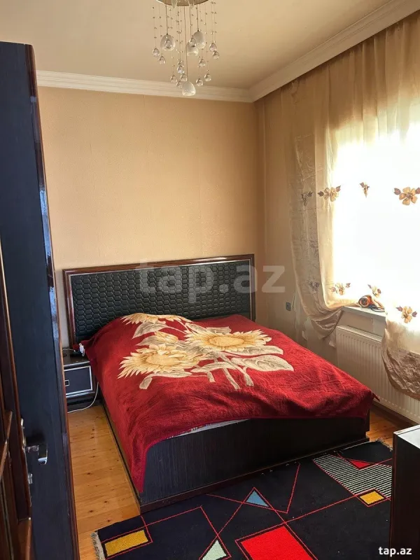 Satılır 4 otaqlı həyət evi