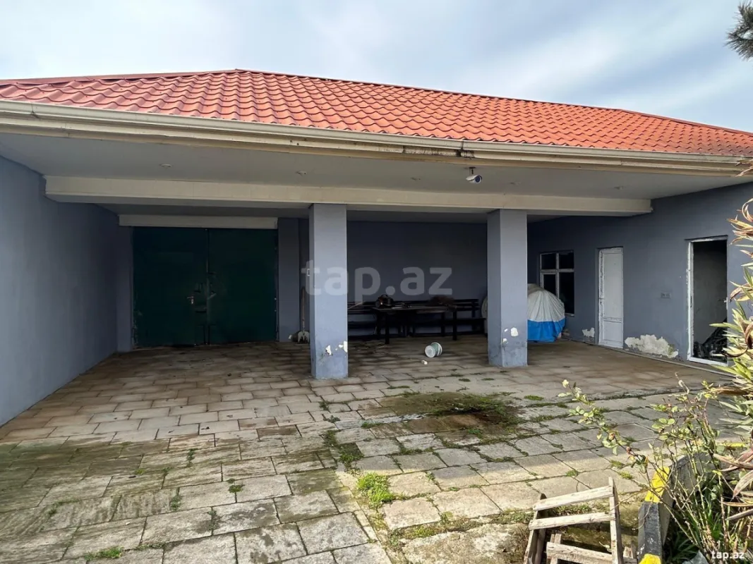 Satılır 4 otaqlı həyət evi