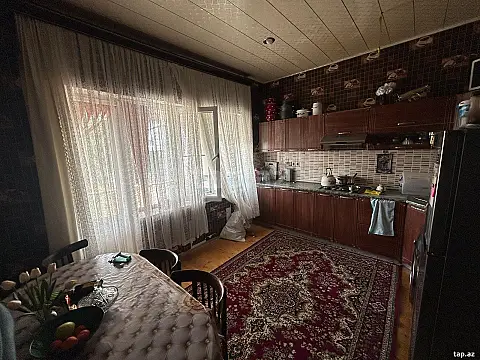 Satılır 4 otaqlı həyət evi