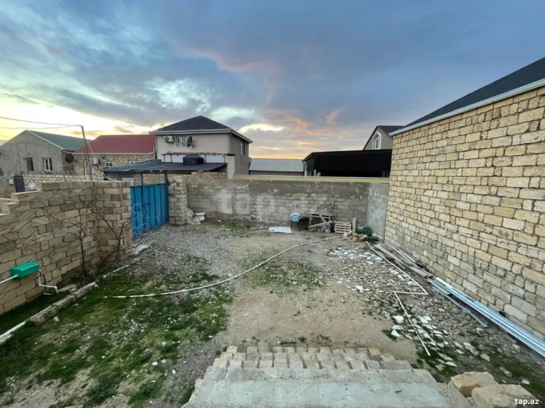 Satılır 3 otaqlı həyət evi