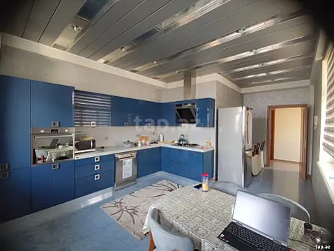 Kirayə verilir 4 otaqlı yeni tikili 175 m²