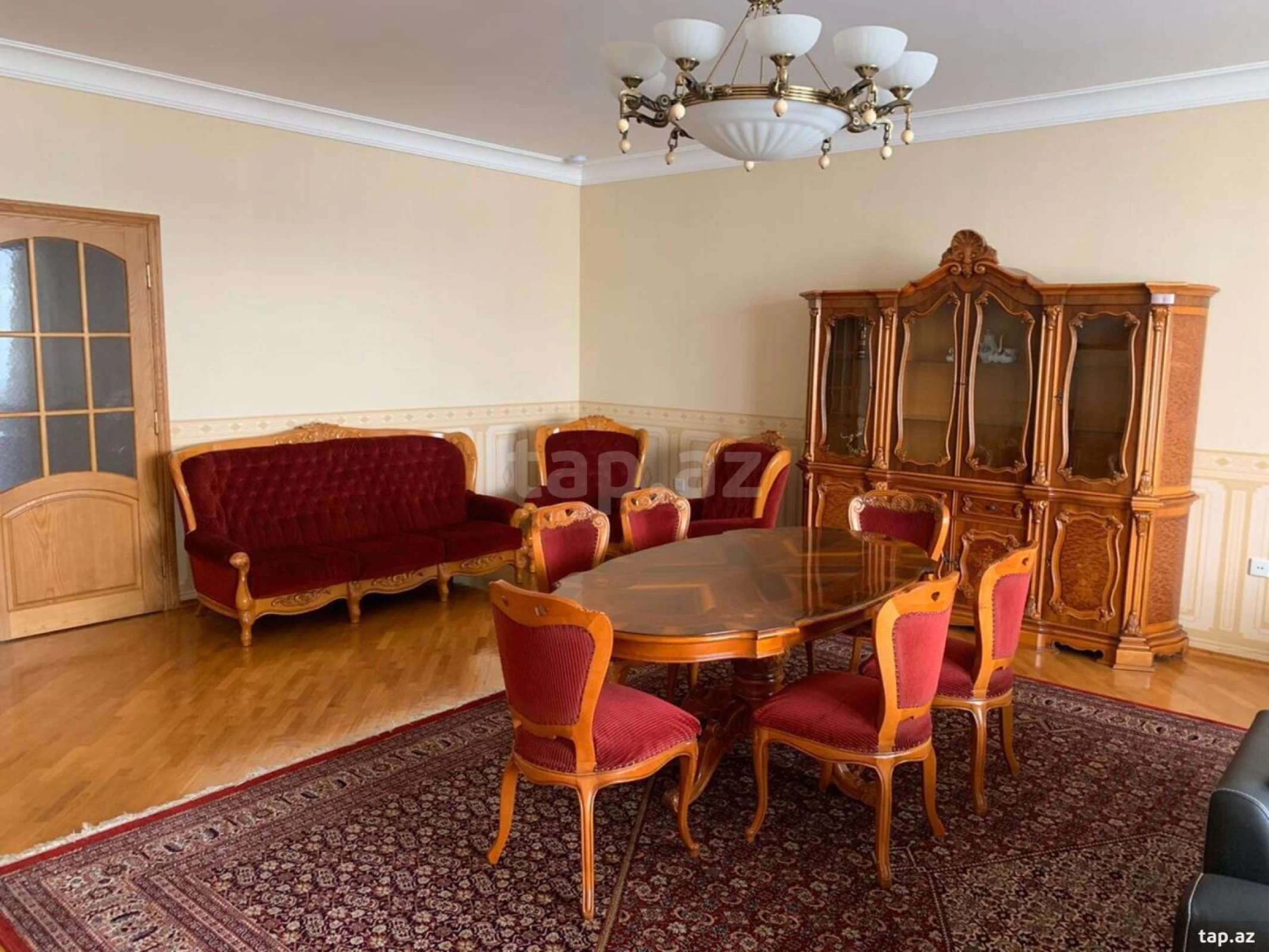 Kirayə verilir 4 otaqlı yeni tikili 200 m²