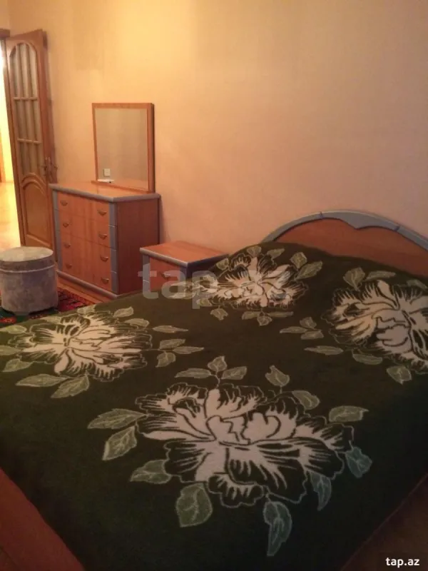 Kirayə verilir 4 otaqlı yeni tikili 200 m²