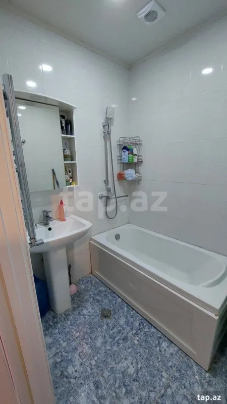 Satılır 3 otaqlı yeni tikili 85 m²