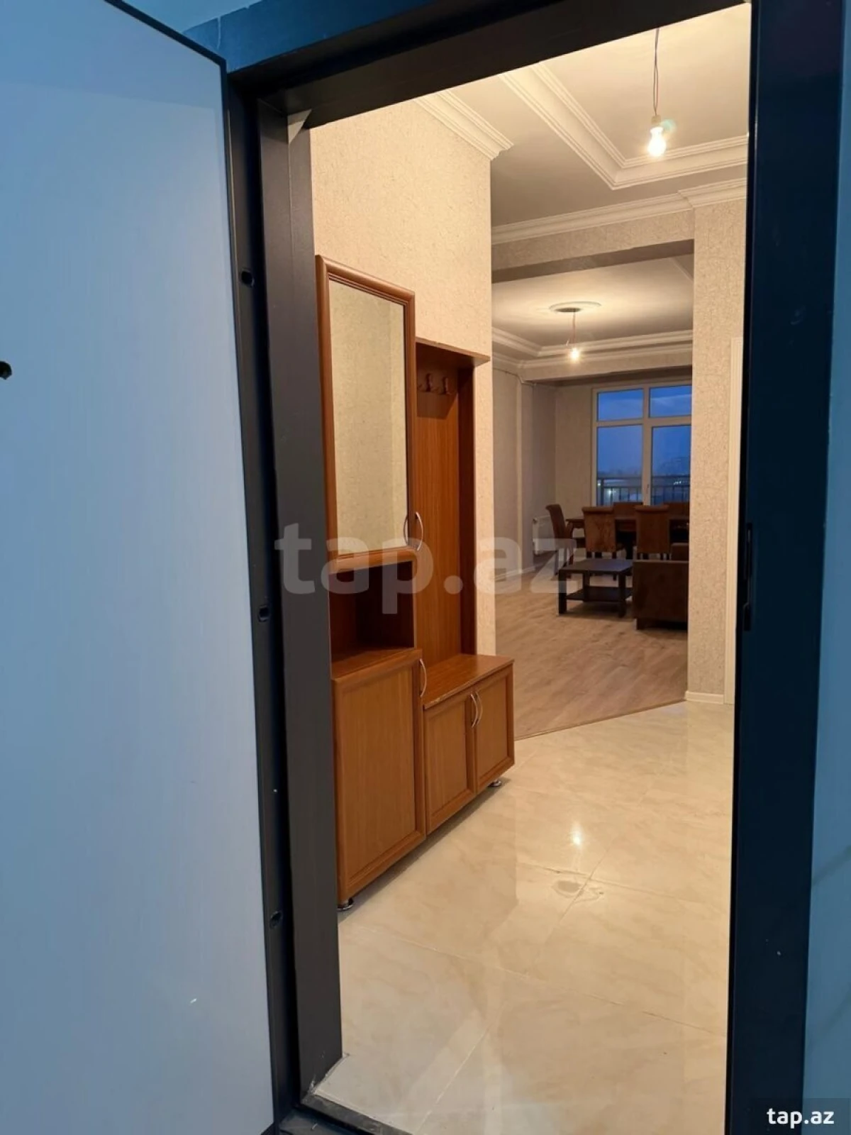 Kirayə verilir 2 otaqlı yeni tikili 65 m²