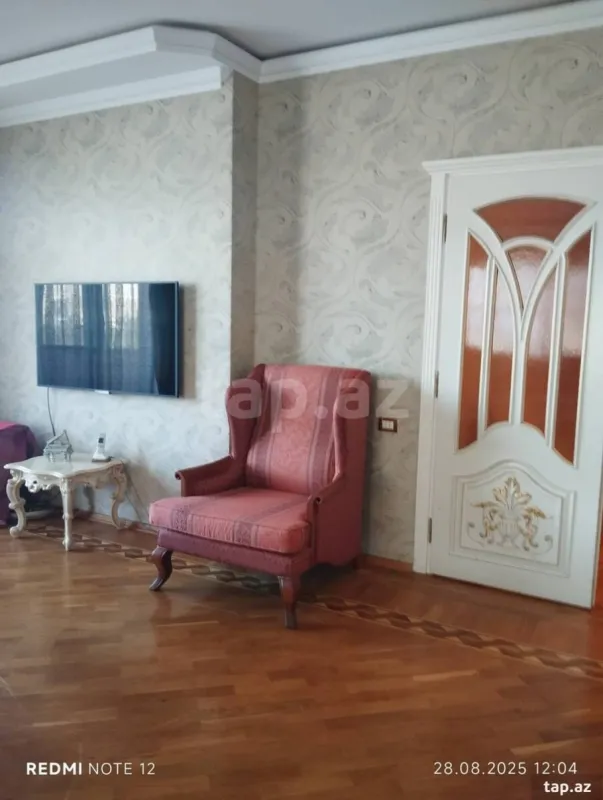 Kirayə verilir 2 otaqlı yeni tikili 100 m²