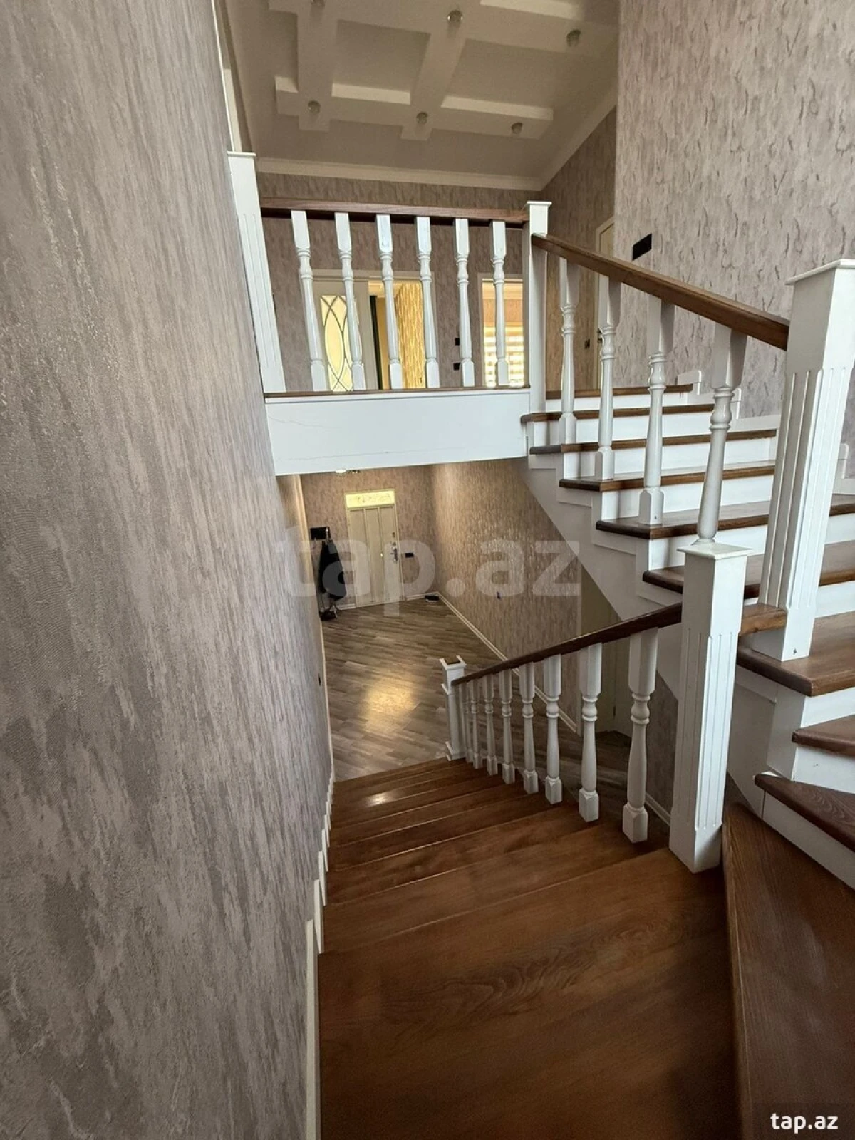 Satılır 5 otaqlı həyət evi