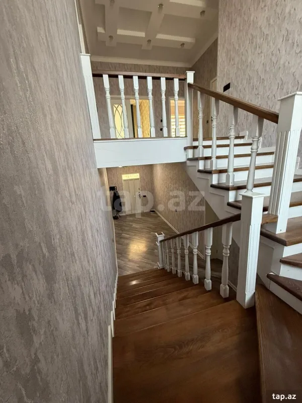 Satılır 5 otaqlı həyət evi