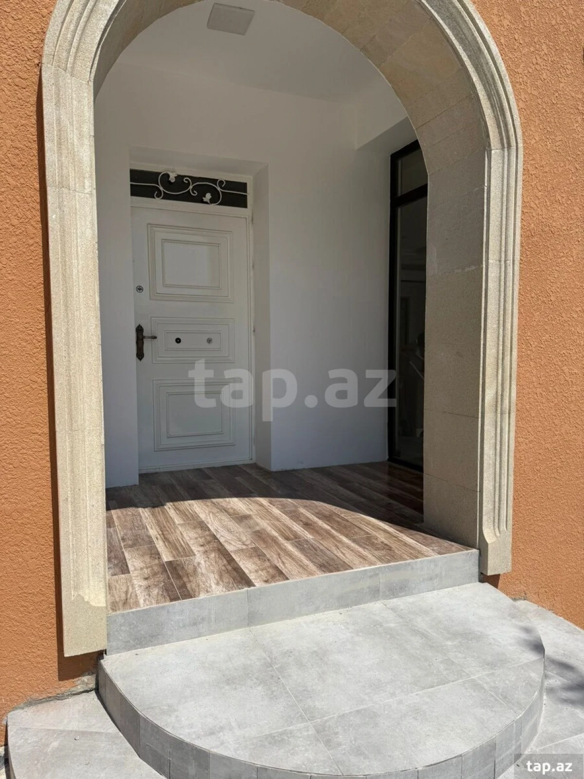 Satılır 5 otaqlı həyət evi