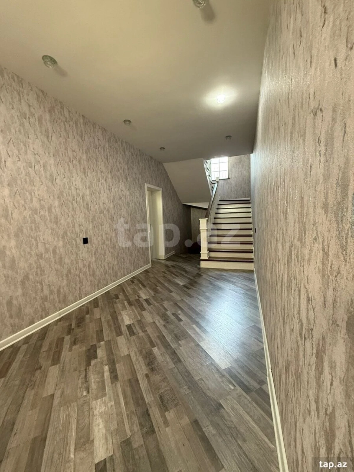 Satılır 5 otaqlı həyət evi