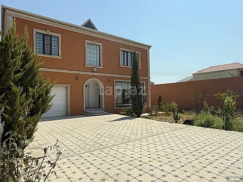 Satılır 5 otaqlı həyət evi