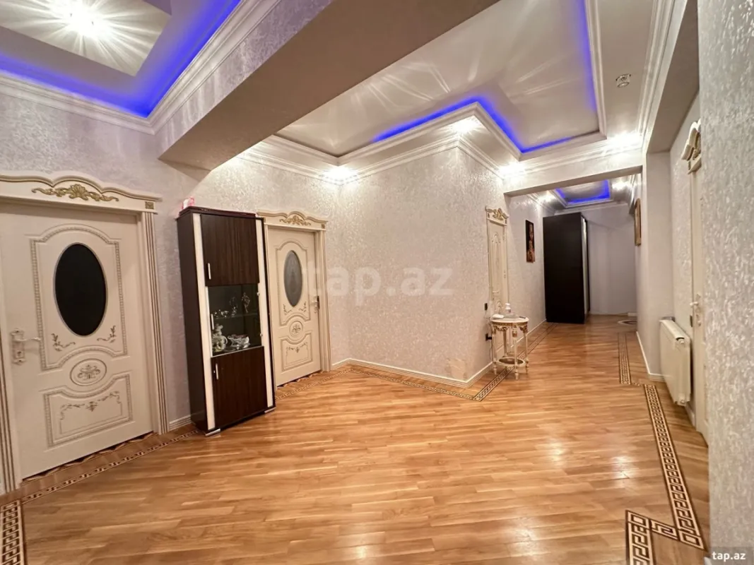 Satılır 3 otaqlı yeni tikili 140 m²