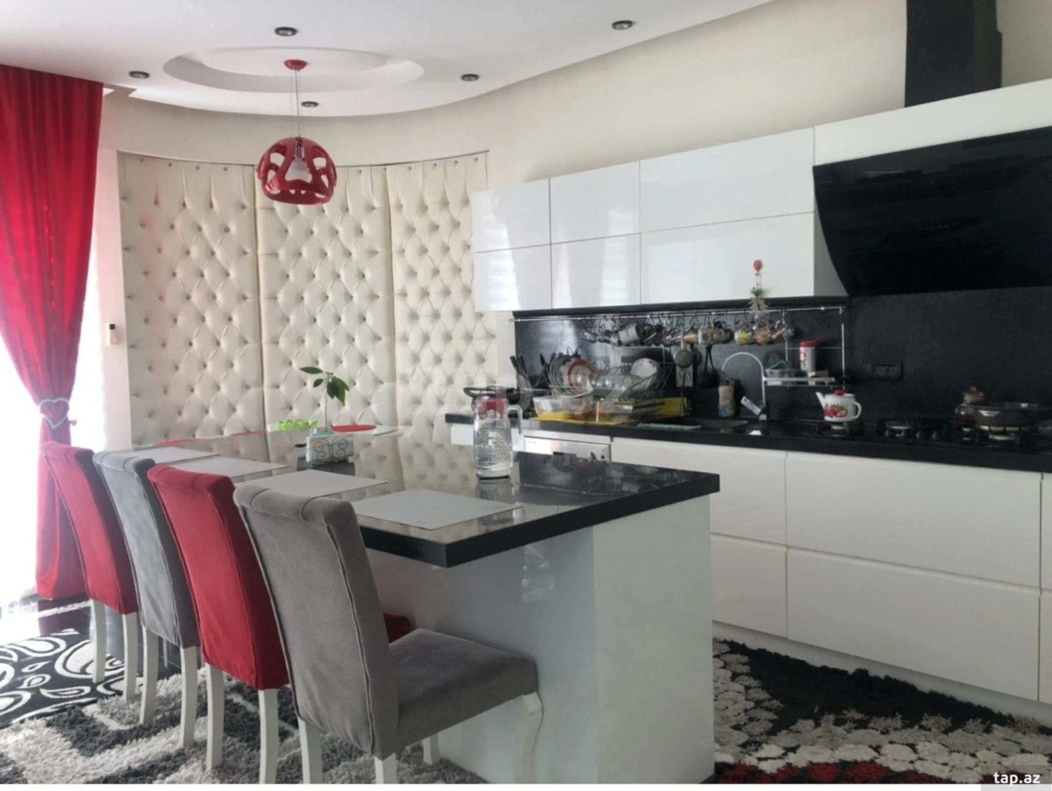 Kirayə verilir 4 otaqlı yeni tikili 210 m²