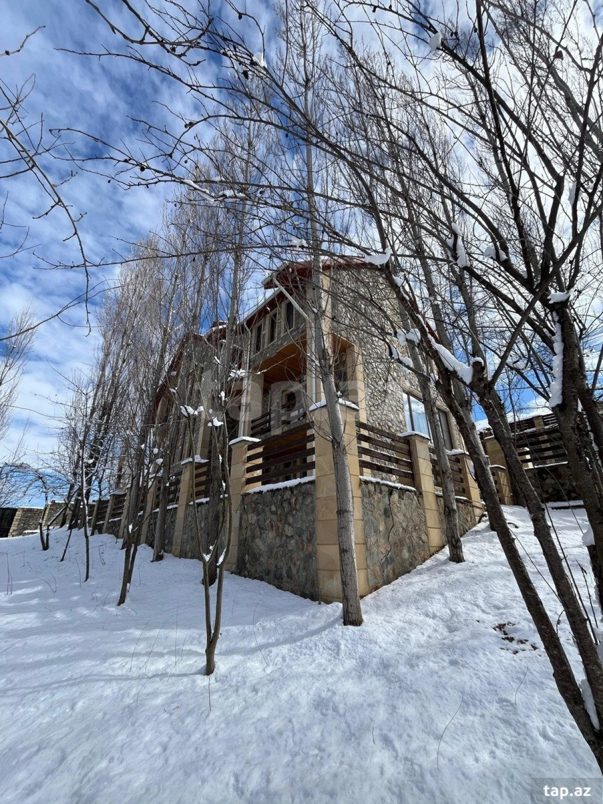 Kirayə verilir 6 otaqlı həyət evi