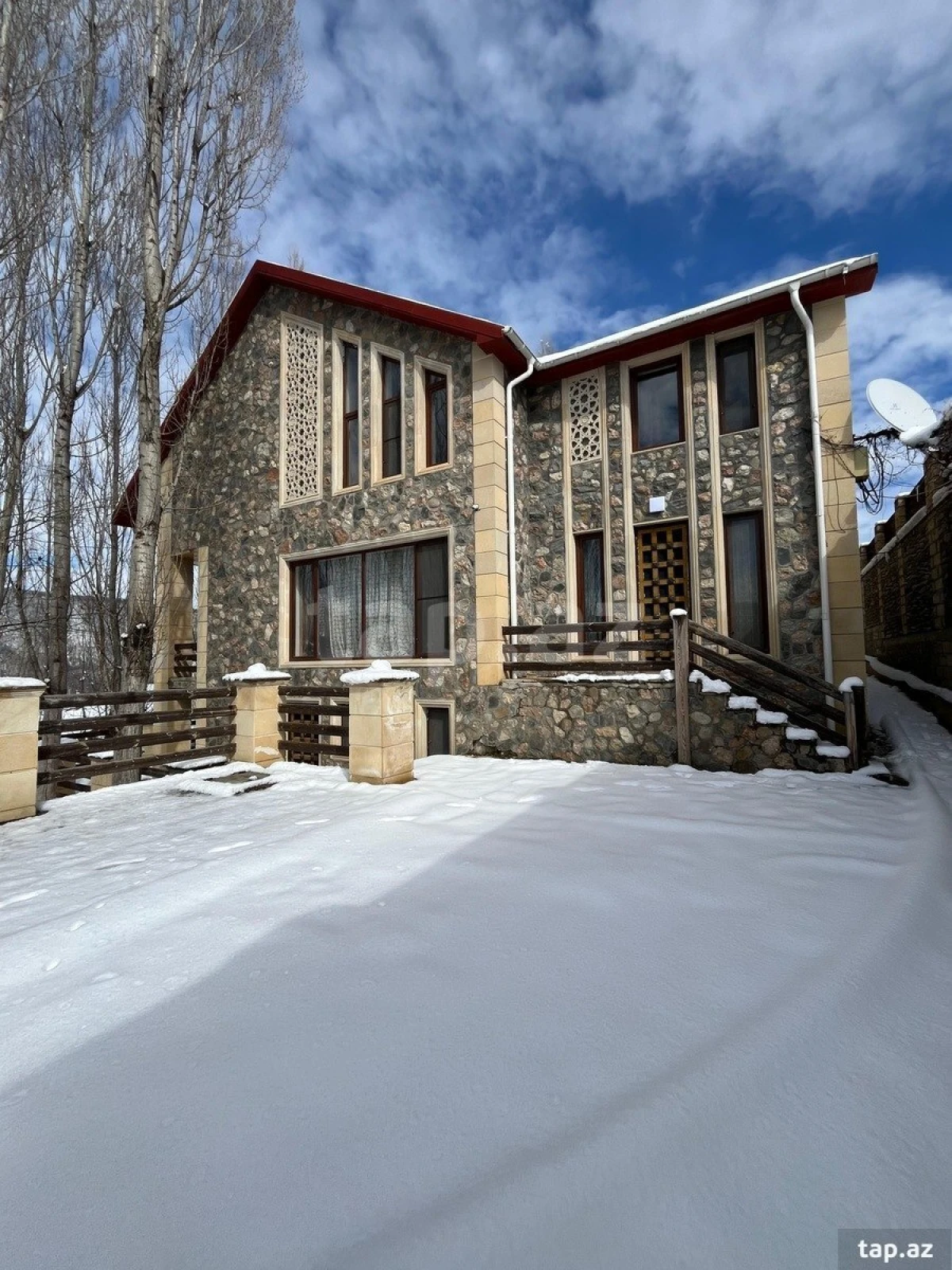 Kirayə verilir 6 otaqlı həyət evi