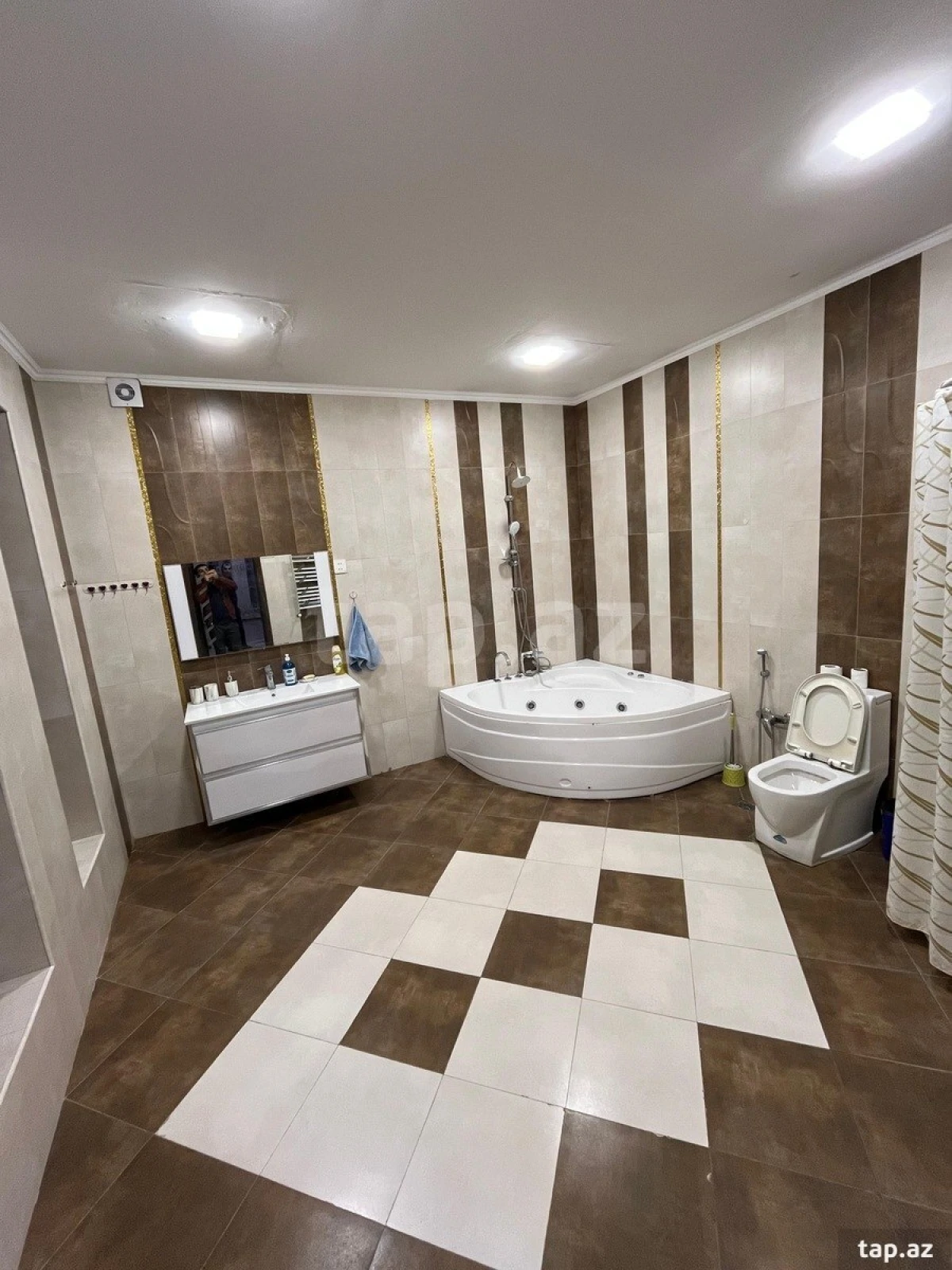 Kirayə verilir 6 otaqlı həyət evi