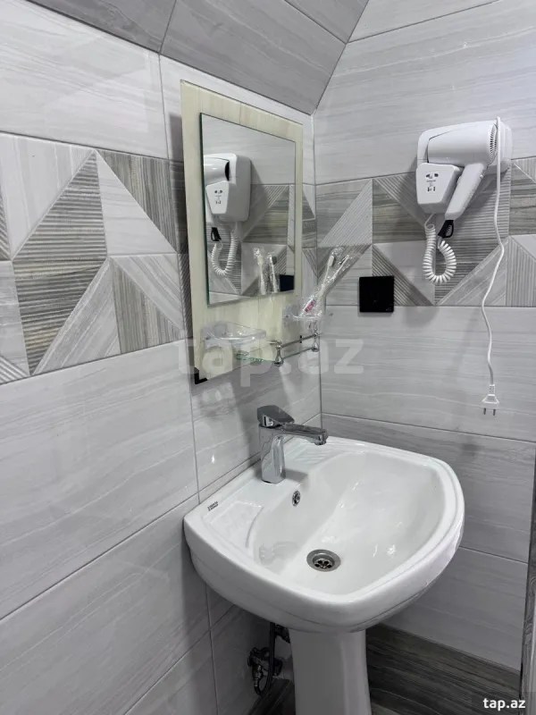 Kirayə verilir 3 otaqlı həyət evi