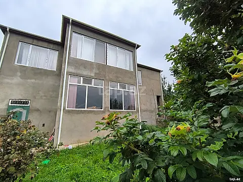 Satılır 7 otaqlı həyət evi 200 m² — Quba 7 otaq 200.00 m²